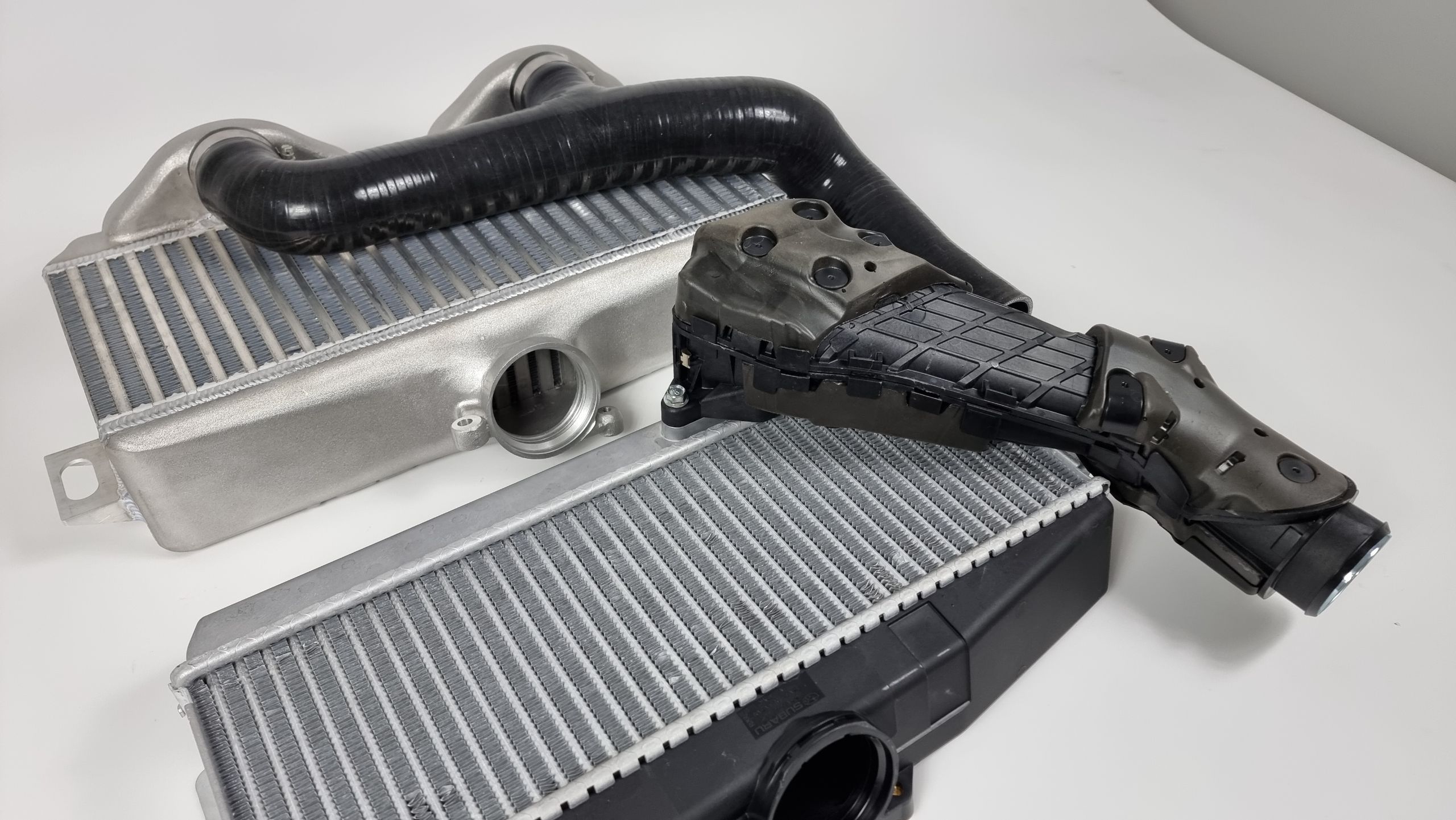 2022+ WRX top mounted intercooler kit black